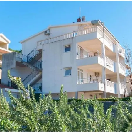 Sea View Jagoda 3 公寓 奥米什