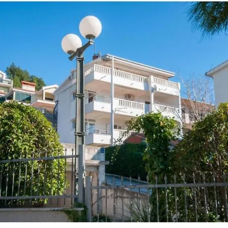 Sea View Jagoda 3 *